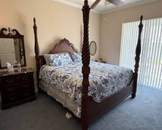 Thomasville Furniture Bedroom Set