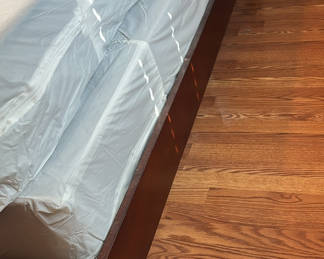 $250 Coaster Fine Furniture -Like  New- twin bed with Serta mattess and boxspring