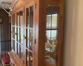 $300 Broyhill Fontana china cabinet
