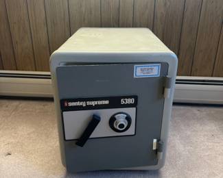 Sentry Supreme 5380 FireResistant Safe  Fully Functional with Combination