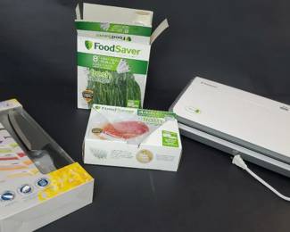 FoodSaver Vacuum Sealer with Bags Rolls  Zyliss Knife Set  Kitchen Storage  Prep Lot