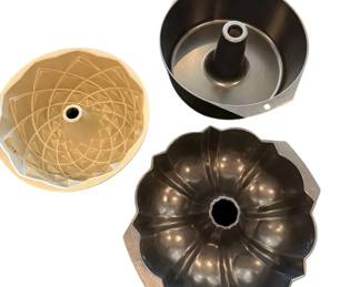 Set of 3 Decorative Bundt Tube Cake Pans