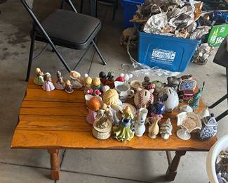 Figurines