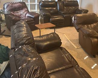 Leather Sofas and Recliners