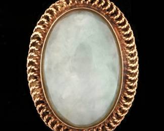 Lot 290: 18k Yellow Gold and Jade Cabochon Ring