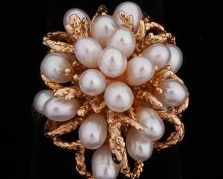 Lot 236: 14k Yellow Gold and Cluster Pearls Ring