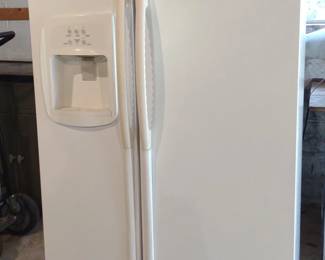 Maytag Side-by-Side Refrigerator (works)