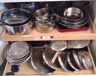 Lot of Assorted Cooking Pots & Pans