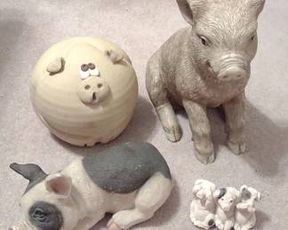 4 Decorative Pig Figures & Pottery Piggy Bank