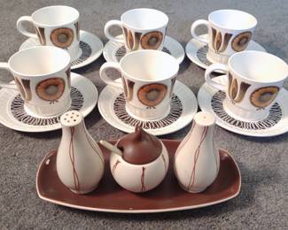 Mid Century Carltonware Set w/ Tea Cups & Saucers