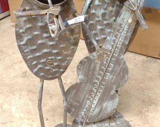 Pair of Metal Frog Lawn & Garden Decorations