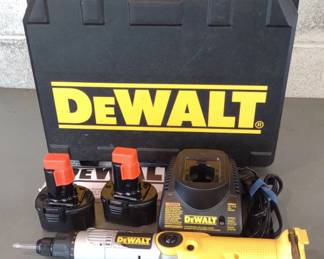 DeWalt DW920 7.2 Volt Cordless Screwdriver In Case