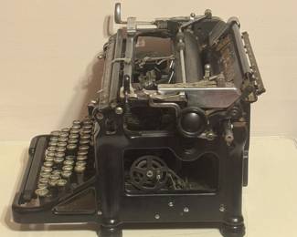 Vintage Underwood 11 Typewriter