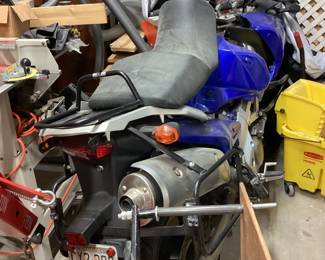 Suzuki DL 650 Motorcycle front rear view
