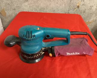 Makita BO5021 Orbital Sander