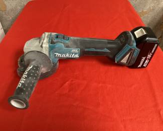 Makita XAG03 Angle Grinder