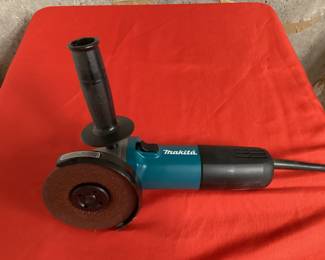 Makitta 9557NB Angle Grinder