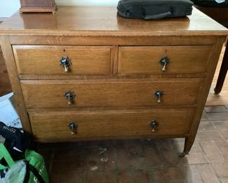 Antique Victorian chest of Drawers