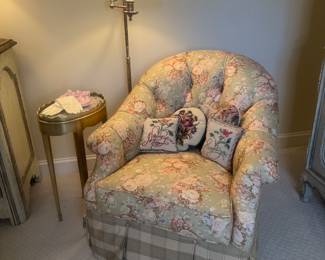 Upholstered Floral Chintz Tufted Armchair (34"W x 38"D x 35" Back Height)