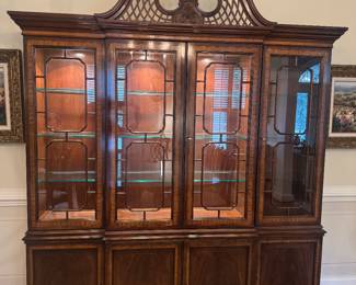 Drexel Heritage Heirloom Mahogany Inlayed 8 Door Breakfront (76"W x 18"D x 91"H)