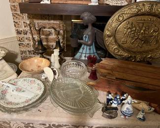 Sleigh, decorative pieces 