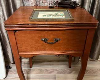 Sewing machine/cabinet