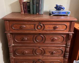 Beautiful antique chest of drawers 