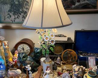 Toleware lamp w/finial