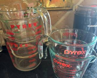 Pyrex Liquid Measuring Cups
