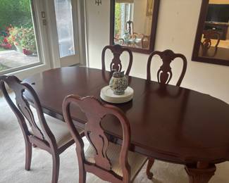 Queen Anne Style Dining Set