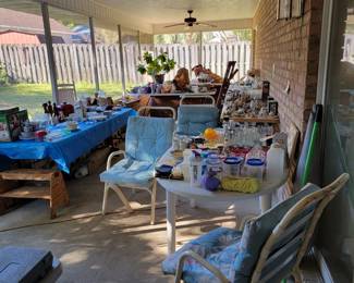 Miscellaneous  kitchen  dishes