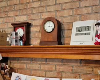 Antique clock for 20s to 40s