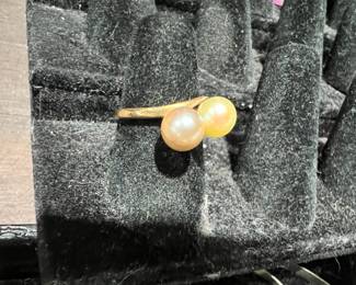 10k gold Pearl Ring