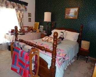 Quilts, quilt tops and quilt rack