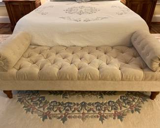 Tufted bench