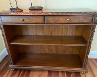 Lovely sideboard, can be used as a TV cabinet