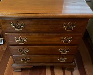 Thomasville small chest