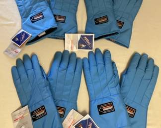 MFS032 Four Pairs Of Snow Force Cryogenic Protection Superior Gloves New