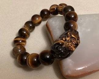 MFS124 Polished Tiger’s Eye Stone Beaded Bracelet With Foo Dog New