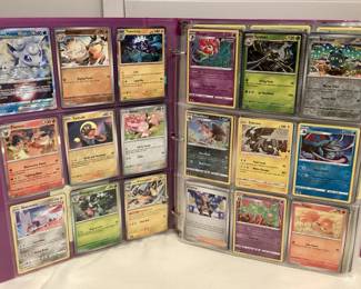 MFS025 Binder Full Of Over 800 Pokémon Trading Cards (D)