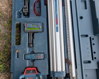 Bosch GRL400H Professional Rotary Laser Level Kit (the full outdoor leveling/surveying system).