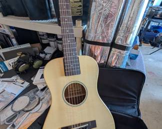 Journey Instruments Puddle Jumper PJ410N – Solid Top Travel Guitar w/ Carry Case – Collapsible Neck – Excellent Condition