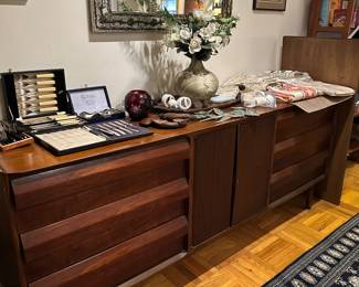 Lane Altavista long dresser 