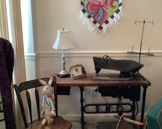 Working upholstery sewing machine