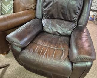 La-Z-Boy all-leather recliner-very good condition and clean!!
