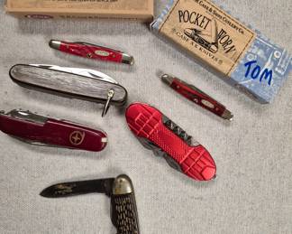 Pocket knifes. Case