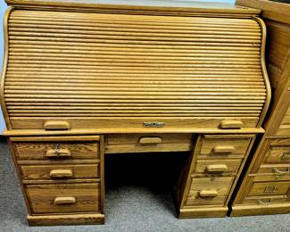 Oak rolltop desk