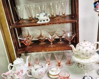 Much glassware. Pink depression