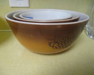 Vintage Pyrex "Old Orchard"