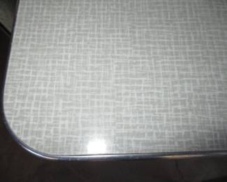 Vintage Dinette Table with (4) Chairs